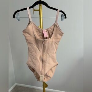 SALOME. Sculpting bodysuit